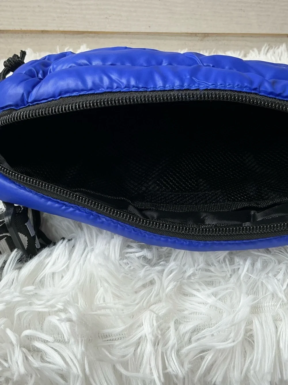 Viva La Bonita Quilted Puffer Crossbody - Electric Blue with Black/White Strap - Picture 8 of 8